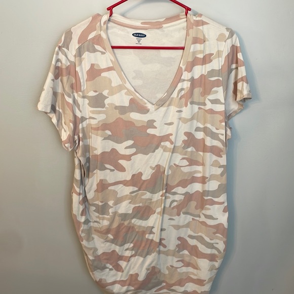 Old Navy Tops - Maternity ate